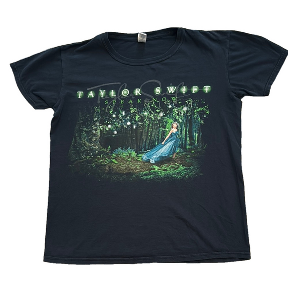 Taylor Swift Tops - Taylor Swift 2011 Speak Now concert short sleeve